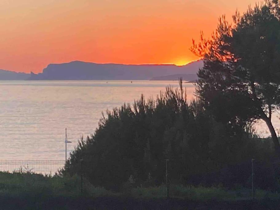 Superbe appartement vue mer Six-Fours-les-Plages Exterior foto